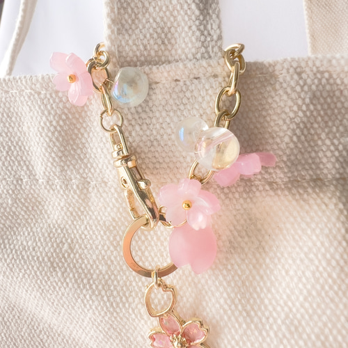 桜のバッグチャーム］桜 花びら 春 バッグチャーム ゴールド レジン 桜