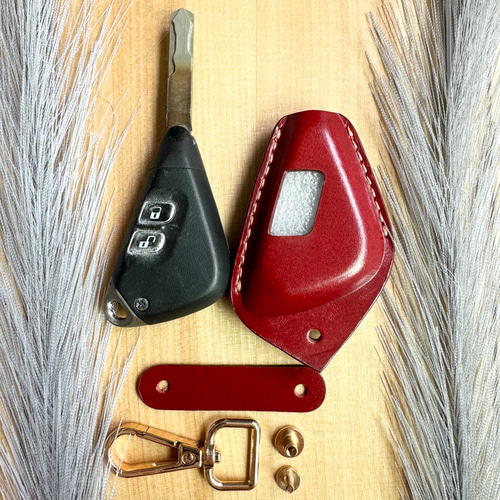 選べる革とステッチと金具】 スバル レガシィ等 スマートキーケース