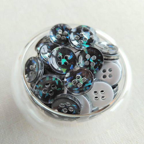 10mm 四つ穴 螺鈿柄プラボタン 50個セット P838 ボタン petit
