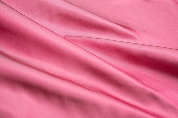 シルクタフタ ホットピンク（GA633）シルク生地 約100㎝巾×50cm 69色
