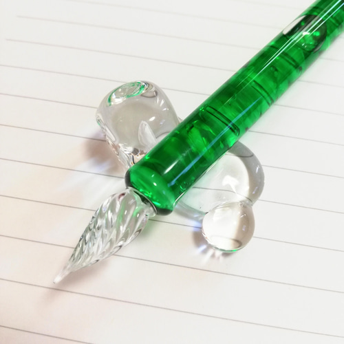 氷のペンレスト♪ 漂うあざらし クリームソーダのガラスペン ペン