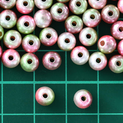 ファイニエ　パールビーズ　6mm　プラ製　丸　1000個　穴あり　ツートン　ピンク　緑系　手芸　BD2956 5枚目の画像