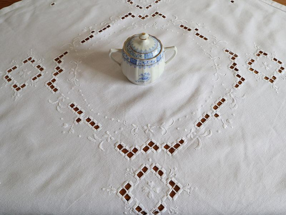 ハーダンガー刺繍 レース テーブル クロス 手編み ハンドメイド インテリア