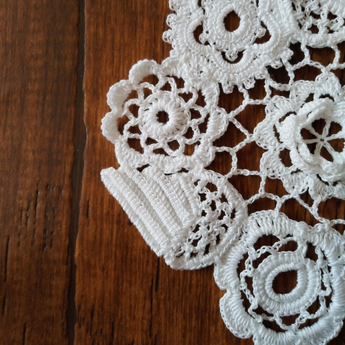 アイリッシュクロッシェレース編みの円形ドイリー irish crochet