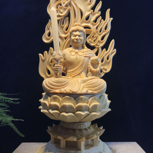 玉眼　極上　不動明王様　木彫　大型　ものすごい火炎光背 不動明王 極上品 火炎光背 明王像 不動尊 商売繁盛 守り本尊