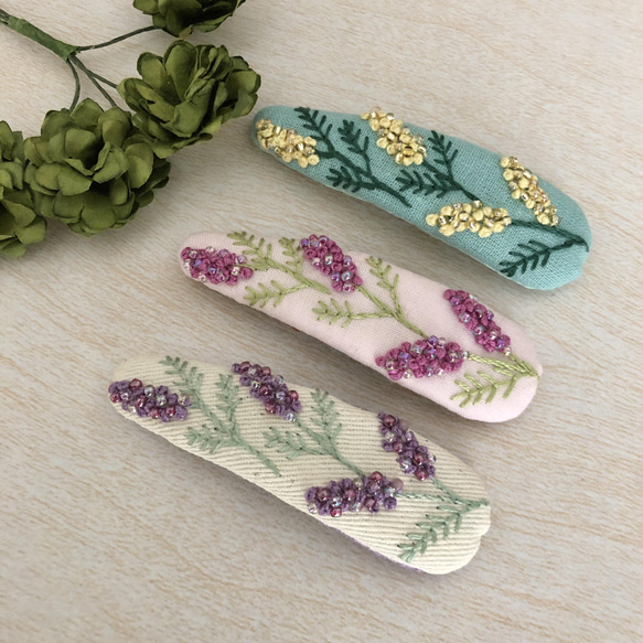 大きめサイズの刺繍パッチンピン(ミモザ・ラベンダー) ヘアピン 手刺繍 