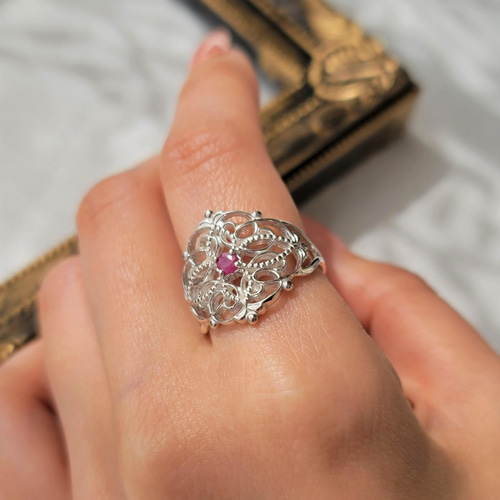 リング 指輪　透かしリング　ルビー Pt900 ルビー 0.77ct ダイヤモンド 0.91ct リング 透かし彫り