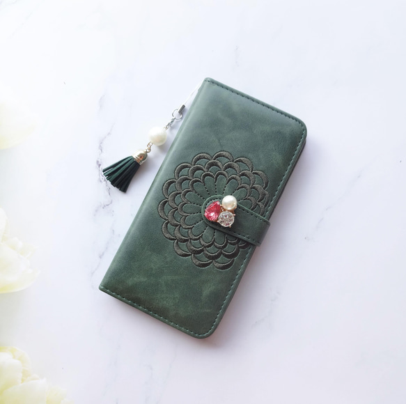 訳ありアウトレット！【iphoneXSMax】♥ 刺繍 花柄 カーキ 選べるオプションビジュー＆肩掛けストラップ 3枚目の画像