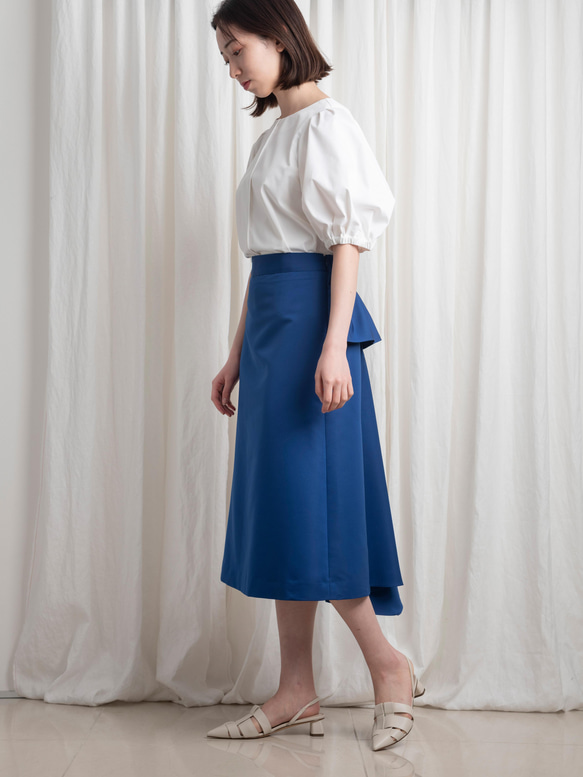 ドレスのように華やかなバックスタイルの《Aラインバッスルスカート》フレンチブルー 4枚目の画像