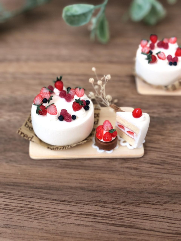 ミニチュアスイーツ ✽ 苺づくしセット他 ミニチュアスイーツ いちごずくしセット その他置物 little pear 通販