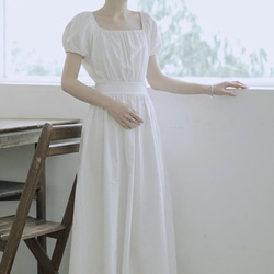 白色 初戀文藝泡泡袖方領復古洋裝 森女泡泡短袖高腰宮廷風連身裙 第8張的照片