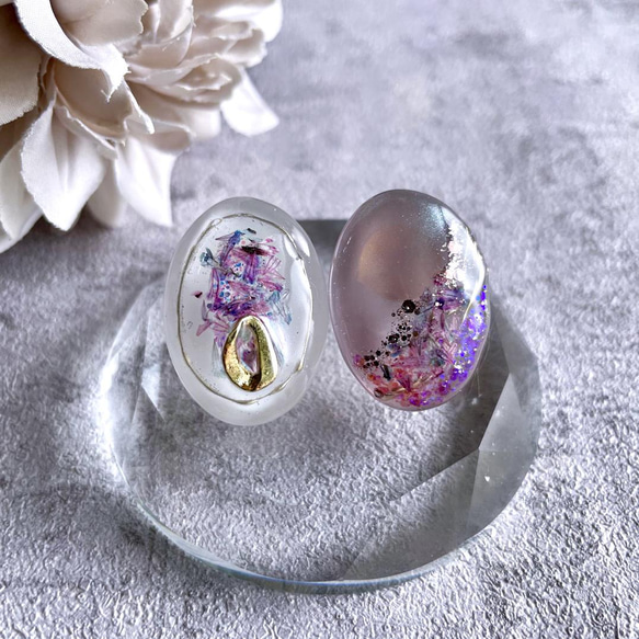 glass oval botanikaru purple Earrings 1枚目の画像