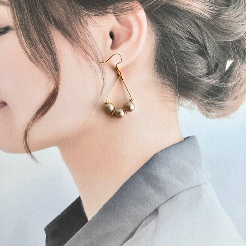 ラブリー♪ハンドメイドピアス(イヤリング)no.408 BLAZE（手芸