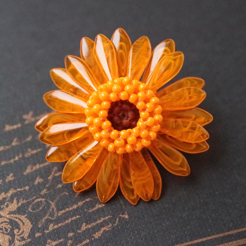 オレンジ花モチーフ鼈甲ブローチ 【公式通販】
