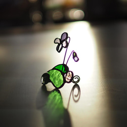 「スミレ」春待草・ハルマチソウ・ステンドグラス・窓辺にちょこんとシリーズ 4枚目の画像