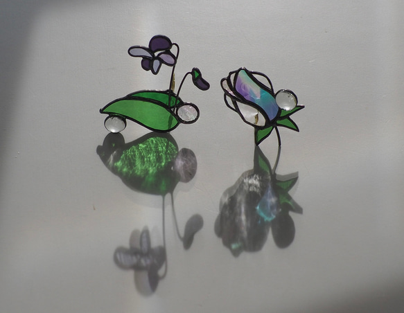 「スミレ」春待草・ハルマチソウ・ステンドグラス・窓辺にちょこんとシリーズ 3枚目の画像