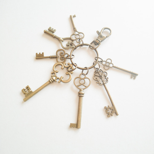 バンドリ 鍵モチーフキーホルダー 4個セット バンドリ 鍵モチーフ