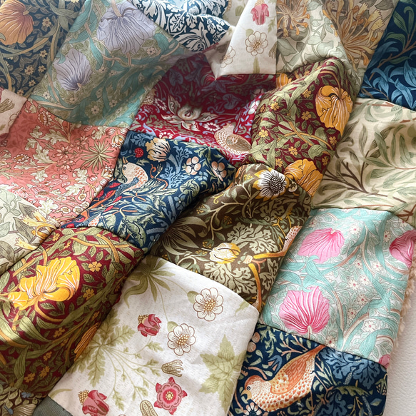 オトナのパッチワーク大判ブランケット　オールシーズン　いちご泥棒　アネモネ　ブラザーラビット　ウィリアムモリスデザイン 2枚目の画像