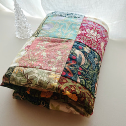 オトナのパッチワーク大判ブランケット　オールシーズン　いちご泥棒　アネモネ　ブラザーラビット　ウィリアムモリスデザイン 6枚目の画像