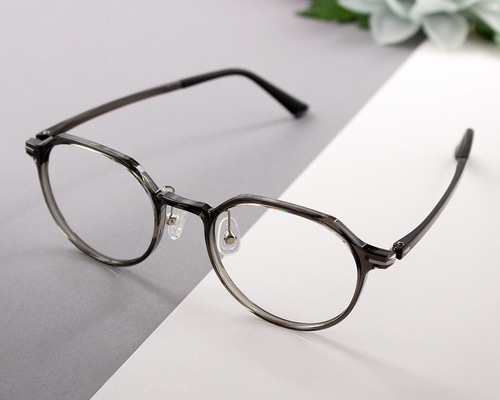 丸みがありかわいい老眼鏡 掛けやすい 柔らかい 超弾性プラスチック