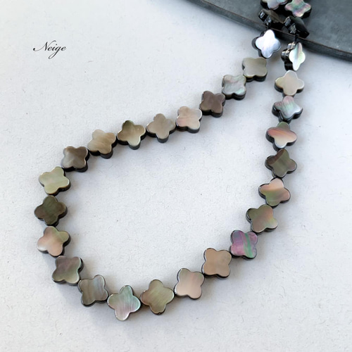 高品質ブラックシェル（黒蝶貝）AAA フラワーモチーフ10×10×3mm