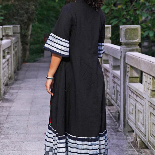 ミァオ族手作りのアンティーク刺繍付きマキシドレス マキシ丈