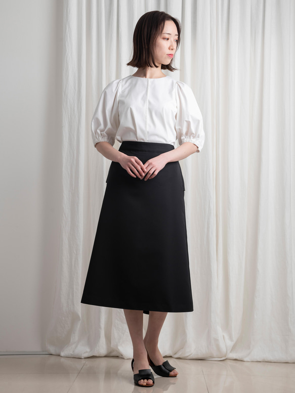 ドレスのように華やかなバックスタイルの《Aラインバッスルスカート》ブラック 8枚目の画像