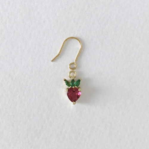 いちごチャーム】2個 #2-156 チャーム karikari 通販 13576817｜Creema