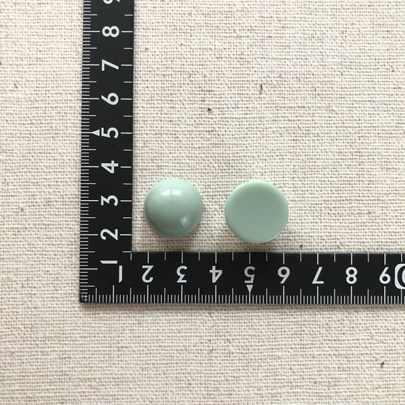 ［6pcs］くすみカラー18mmフラットバックカボション（ペールグリーン）＊アクセサリーパーツ＊素材 3枚目の画像