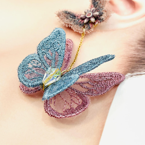 軽い!☆蝶々ピアス☆ レース 蝶 バタフライ ピンク ブルー 軽い!☆蝶々ピアス☆ レース 蝶 バタフライ ピンク ブルー