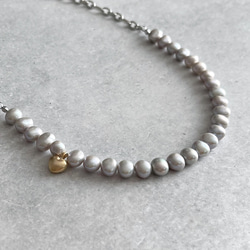 secret heart with gray pearl necklace/サージカルステンレス/金属アレルギー対応 3枚目の画像