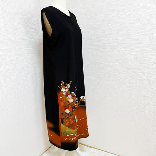 着物リメイク】黒留袖のワンピース、ドレス No.4【裏地付】コンシール  