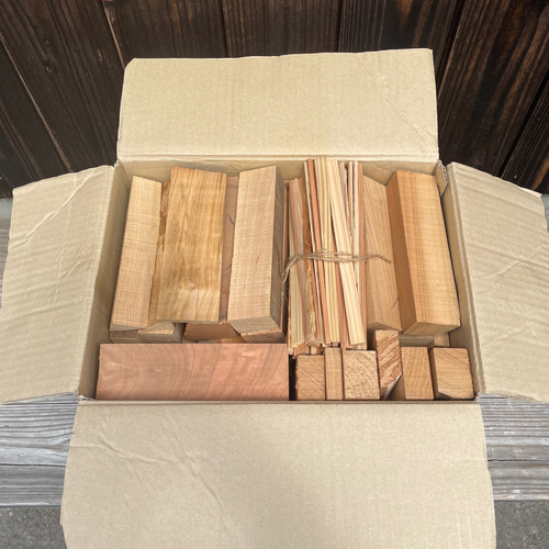 ソロキャンプ用 薪（イタヤカエデ）宅配80サイズ 焚火 薪ストーブ 