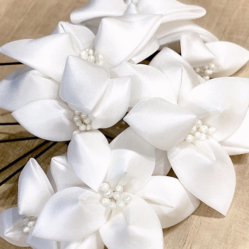 白いシルクの花髪飾り・白無垢・ウエディングドレス・成人式