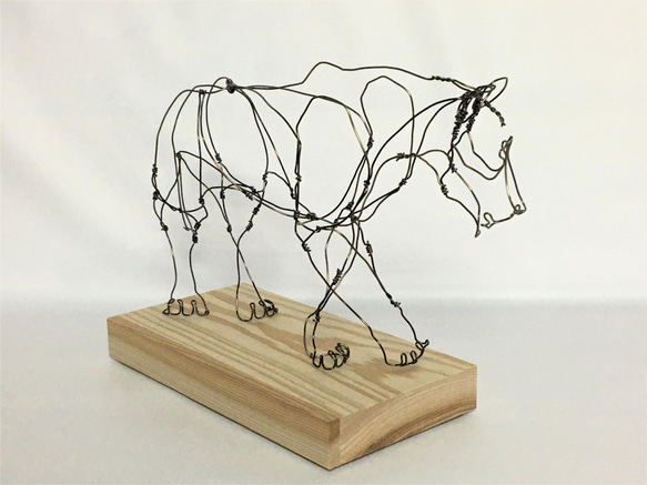 メスライオン 立体ワイヤーアート作品（サイズ：250×100×200mm