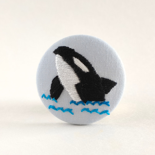 受注制作】バシャーン!シャチの刺繍ブローチor刺繍ヘアゴム 水族館 海