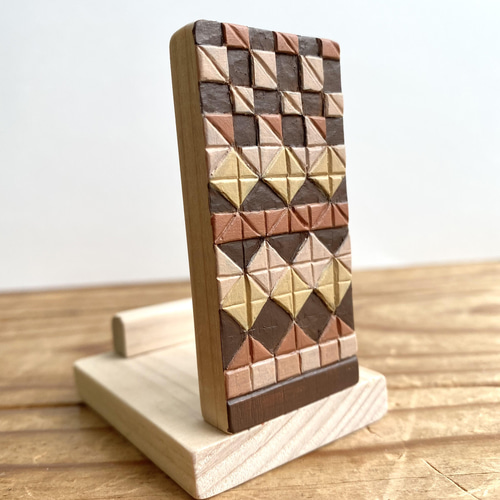 木彫りのスマホスタンド 彫刻 なかばやし 通販 13579194｜Creema(クリーマ)