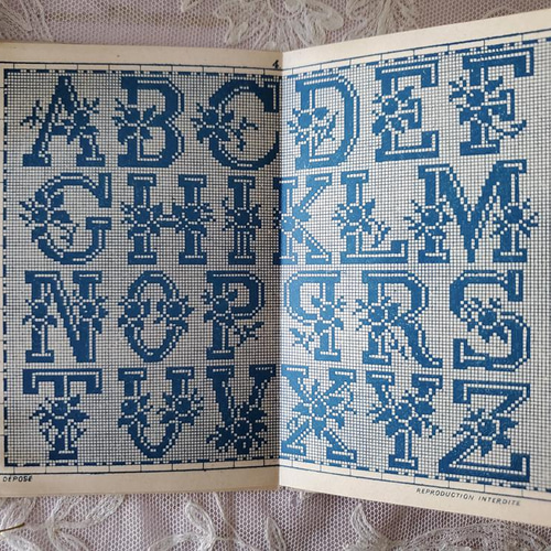 T様ご予約品】フランスアンティーク MAISON SAJOU 刺繍アルファベット 