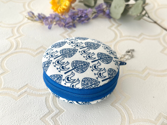 大きめ【アクセサリー携帯用ポーチ ②ことり/ ブルー 】 マカロン