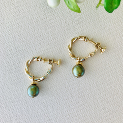 【Olive twig】オリーブ色 ツイストフープイヤリング　夏 再販まつり2025 6枚目の画像