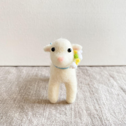 羊毛フェルト ポメラニアンのフラワーバスケット 白ポメ 羊毛フェルト