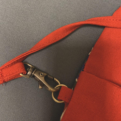 リバティーホーム布と刺繍のサコッシュ(ポシェット)レッド 4枚目の画像