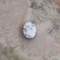 デッドストック　天然石　マクラメ用　溝入り　ハウライト　19×14×厚み6mm 2枚目の画像