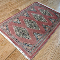 パキスタン絨毯(9/18)シルクタッチ　　玄関マット　ピンク　68x46cm 4枚目の画像