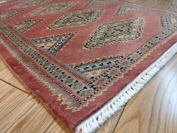 パキスタン絨毯(9/18)シルクタッチ　　玄関マット　ピンク　68x46cm 7枚目の画像