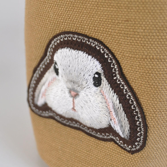 ふんわりうさぎ刺繍（ホーランドロップ・ホワイト＆グレー）プランターカバー・小物入れ〈生地色ベージュ〉 4枚目の画像