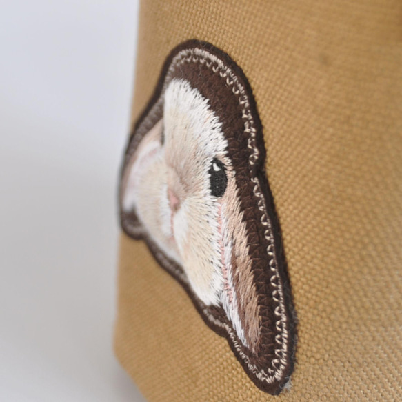 ふんわりうさぎ刺繍（ホーランドロップ・クリーム）プランターカバー・小物入れ〈生地色ベージュ〉 4枚目の画像