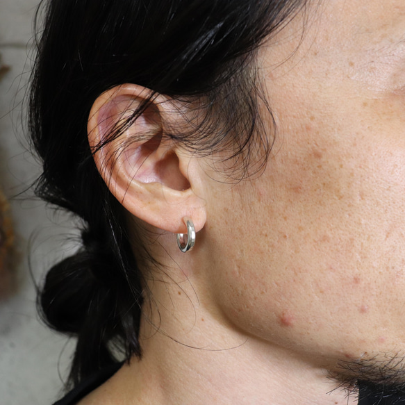 freckle.【3.0 SS×つちめ×silver×片耳用 】フープピアス/メンズピアス/ユニセックスピアス/受注制作 3枚目の画像