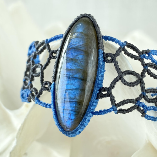 ラブラドライト バングル風マクラメブレスレット ブレスレット