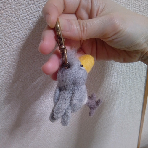 ＊ハシビロコウ＊羊毛フェルト刺繍＊キーホルダー 受注制作（ハシビロコウ）羊毛フェルト - メルカリ
